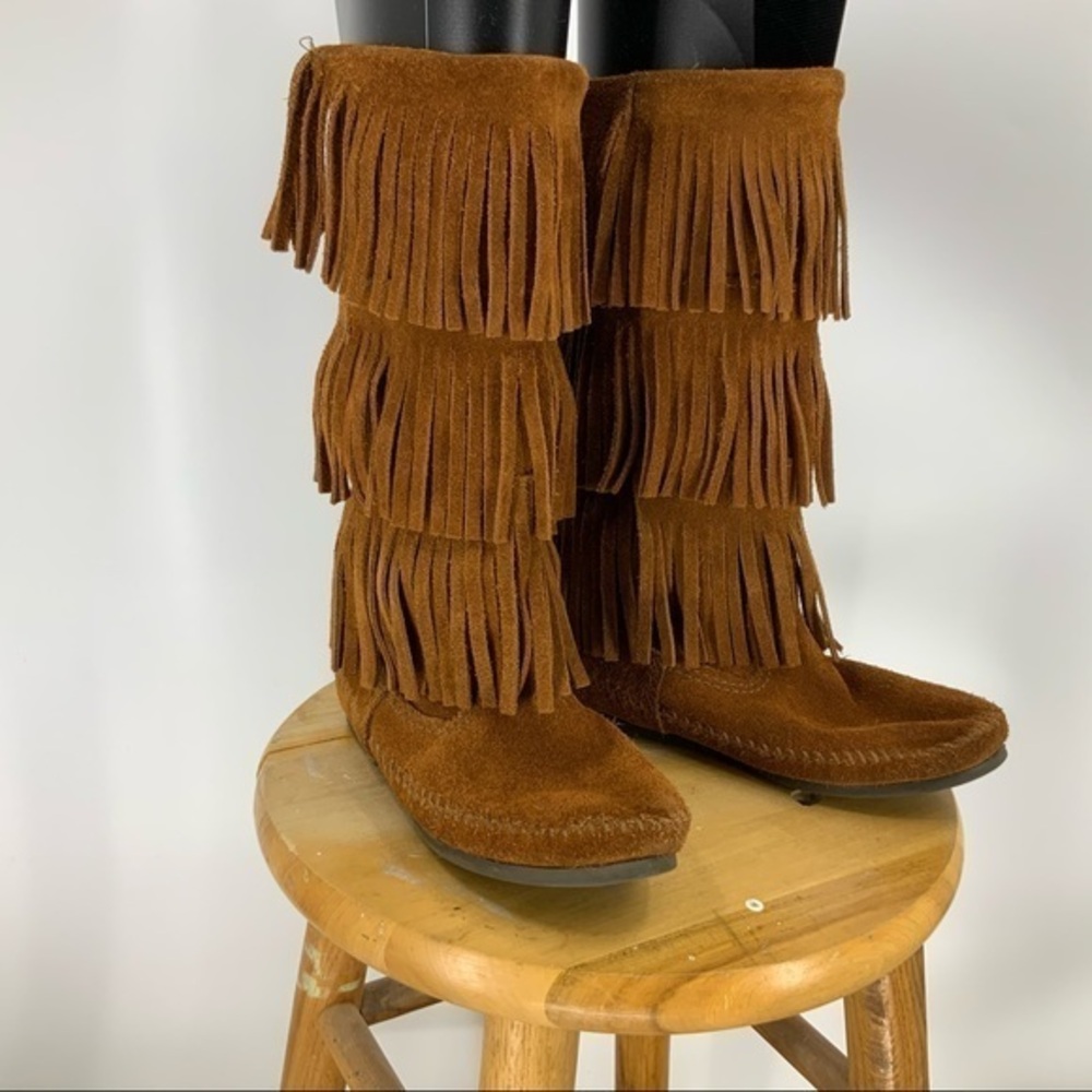 Minnetonka 3 tier brown fringe suede Moccasin boot